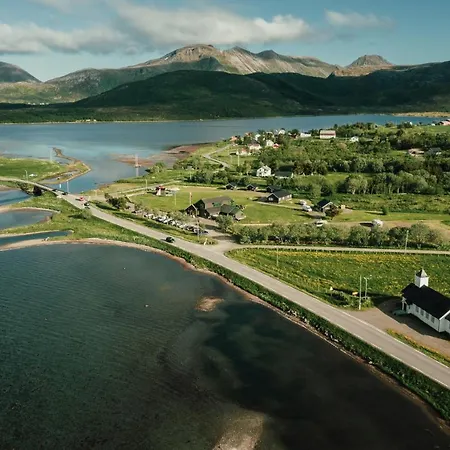 אתר קמפינג Lofoten Turistsenter Alstad (Nordland)